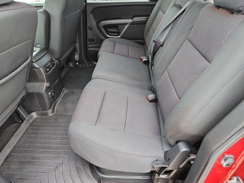 Used 2015 Nissan Titan SV w/ SV Value Truck Package image 18
