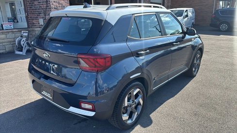 Used 2020 Hyundai Venue image 11
