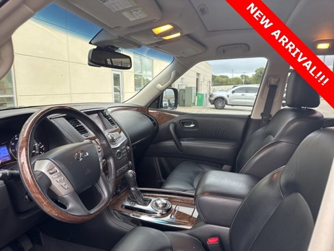 Used 2017 INFINITI QX80 4WD w/ Driver Assistance Package image 7