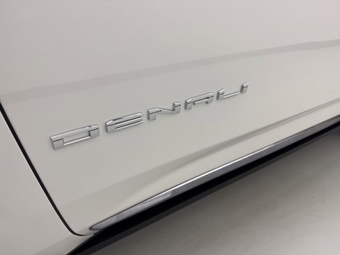 New 2025 GMC Yukon Denali Ultimate image 14