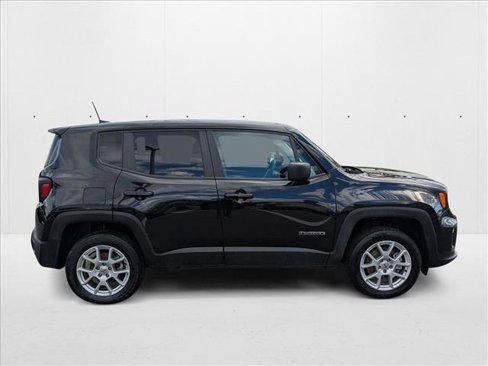 Used 2023 Jeep Renegade Latitude image 4