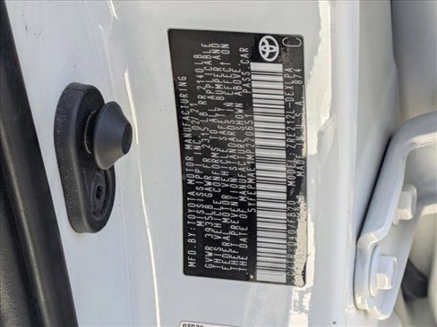 Used 2021 Toyota Corolla LE image 24