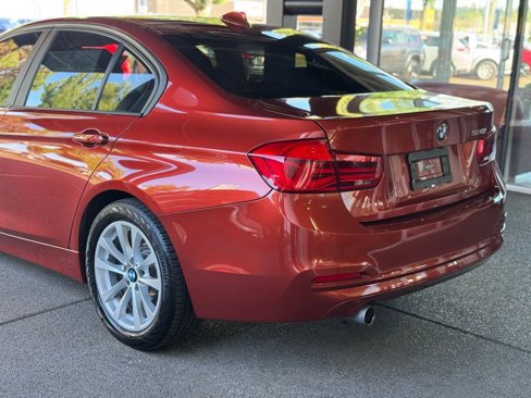 Used 2018 BMW 320i Sedan w/ Convenience Package image 5