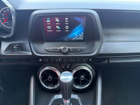 Used 2018 Chevrolet Camaro LT w/ RS Package image 16