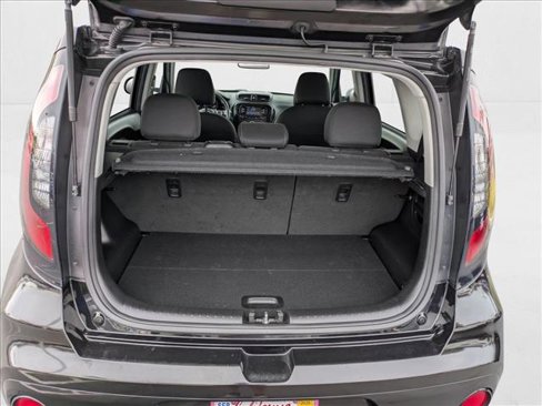 Used 2017 Kia Soul + image 8