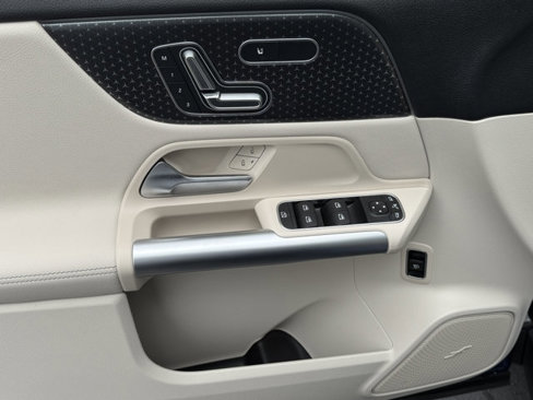 Certified 2025 Mercedes-Benz GLA 250 image 19