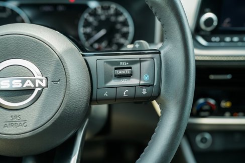 Used 2023 Nissan Rogue SV image 29