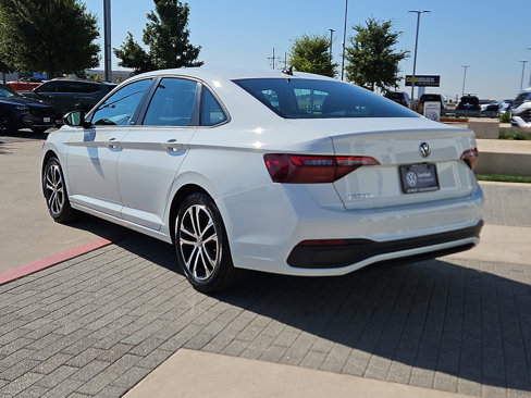 Certified 2024 Volkswagen Jetta Sport image 2