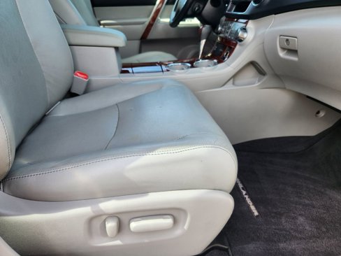 Used 2013 Toyota Highlander Limited image 22