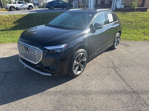 Used 2022 Audi Q4 e-tron Premium Plus image 3