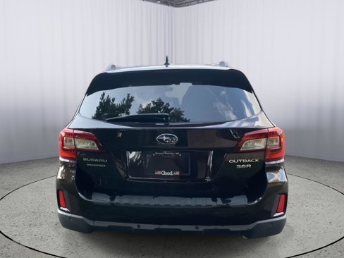 Used 2017 Subaru Outback 3.6R Touring image 5