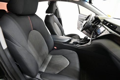 Used 2019 Toyota Camry LE image 23