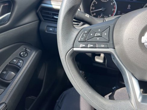 Used 2024 Nissan Altima 2.5 SV image 12