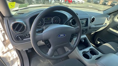 Used 2006 Ford Expedition XLT image 30