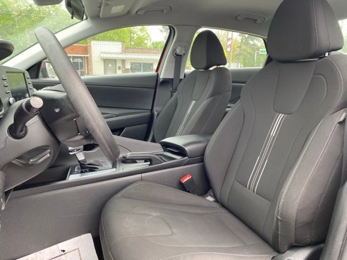Used 2022 Hyundai Elantra SEL w/ Cargo Package image 10
