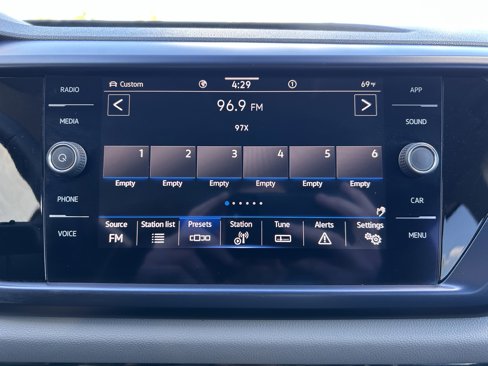 Used 2022 Volkswagen Taos SE image 27