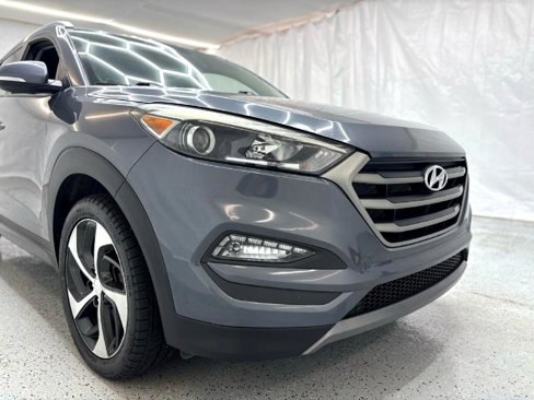 Used 2016 Hyundai Tucson Sport image 9