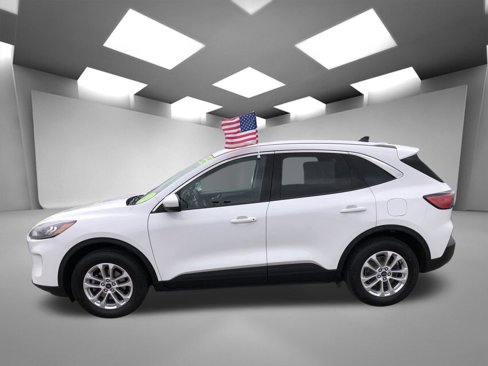 Used 2021 Ford Escape SE image 17