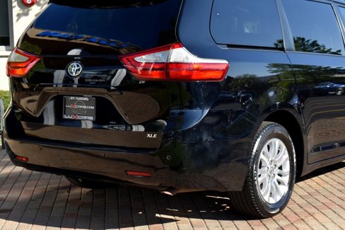 Used 2015 Toyota Sienna XLE image 11