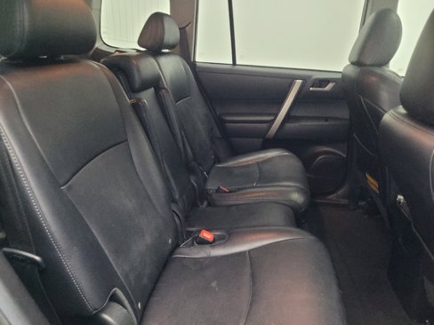 Used 2013 Toyota Highlander SE image 19