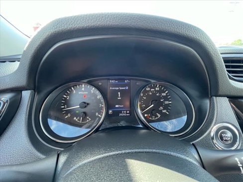 Used 2020 Nissan Rogue SV image 19