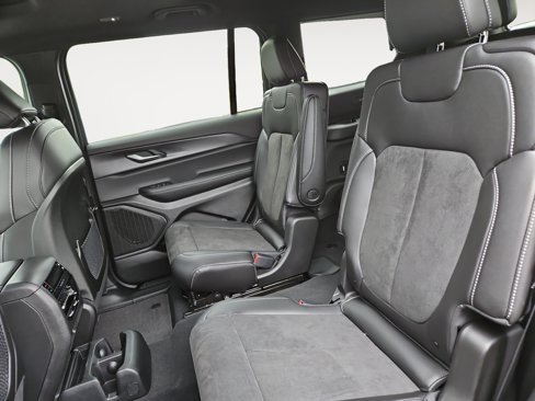 New 2025 Jeep Grand Cherokee L Altitude image 13