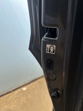 Used 2022 Toyota C-HR XLE image 26