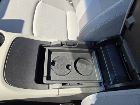 Used 2023 Toyota Venza LE image 37