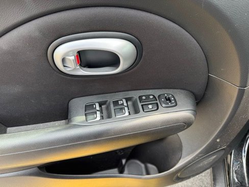 Used 2019 Kia Soul image 10