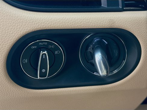 Certified 2022 Porsche Macan image 11