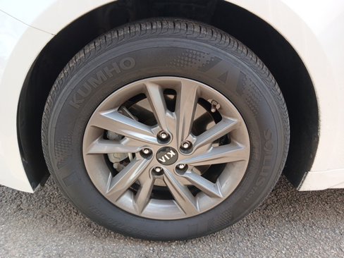 Used 2020 Kia Optima LX image 11