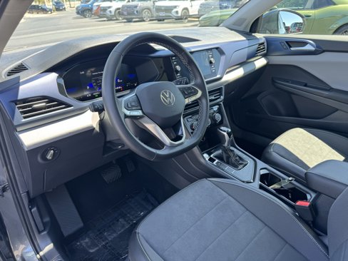 Used 2023 Volkswagen Taos SE w/ Panoramic Sunroof Package image 17