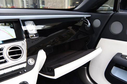 Used 2020 Rolls-Royce Dawn image 19