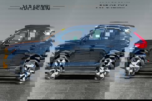 Certified 2023 Volvo XC40 Recharge Plus image 6