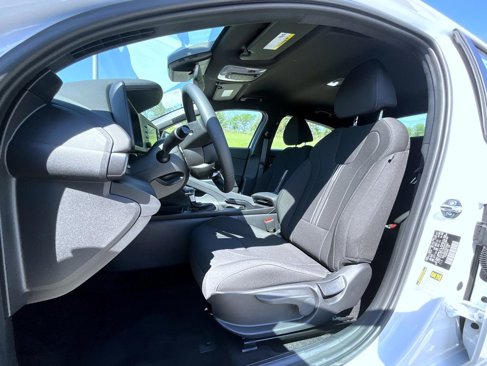New 2025 Hyundai Elantra Sport image 11
