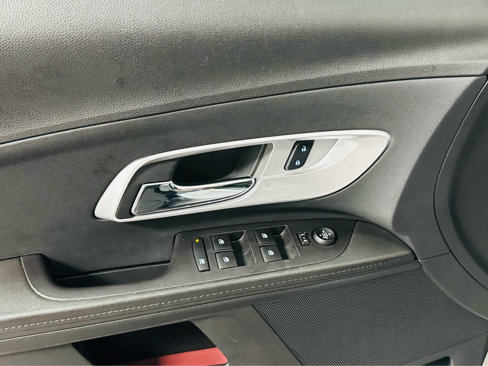 Used 2017 Chevrolet Equinox LS image 18