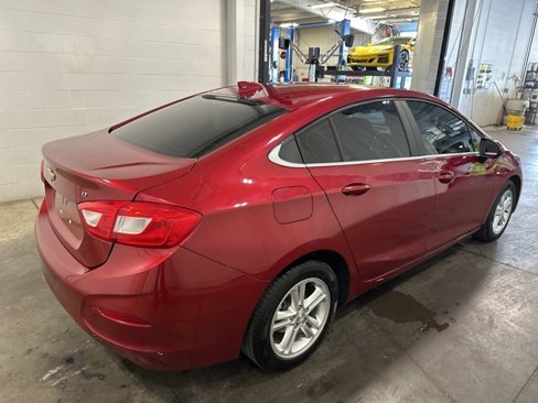 Used 2017 Chevrolet Cruze LT image 4