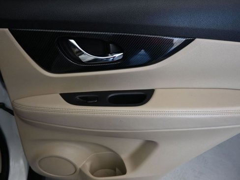 Used 2019 Nissan Rogue SL w/ Premium Package image 39