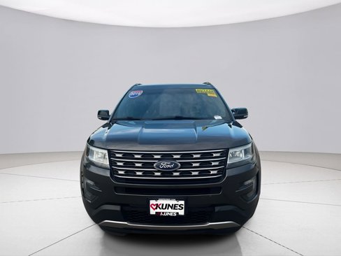 Used 2016 Ford Explorer XLT w/ Equipment Group 202A image 4