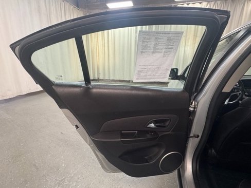 Used 2012 Chevrolet Cruze LT image 17
