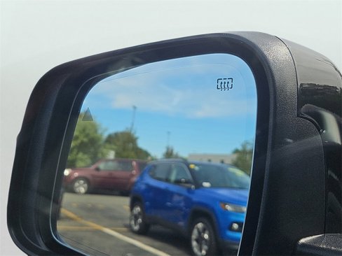Used 2018 Jeep Grand Cherokee Limited image 27