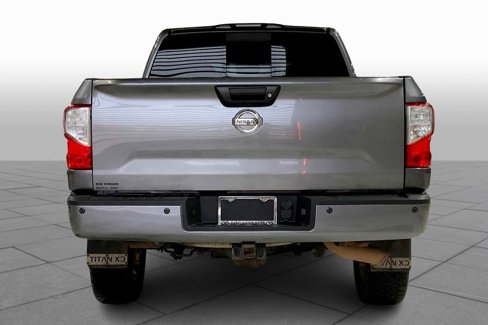 Used 2016 Nissan Titan SV image 4