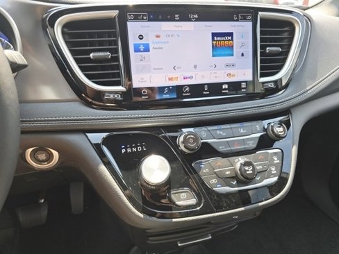 New 2026 Chrysler Pacifica Select image 31