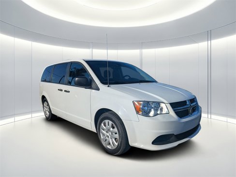 Used 2019 Dodge Grand Caravan SXT image 1