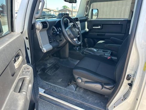 Used 2010 Toyota FJ Cruiser 4WD image 18