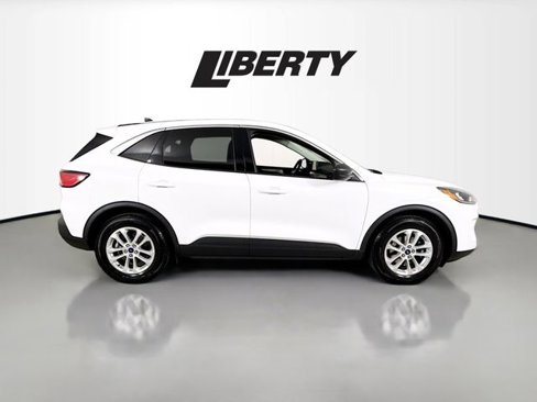 Used 2022 Ford Escape SE w/ Cold Weather Package image 8