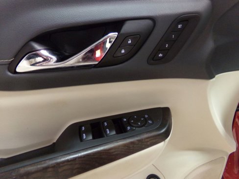 Used 2021 GMC Acadia Denali w/ Denali Technology Package image 18