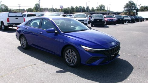Used 2024 Hyundai Elantra SEL image 4