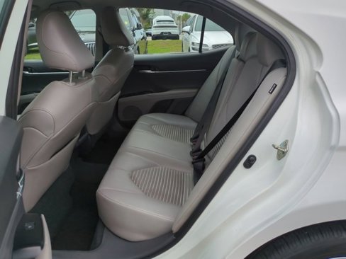Used 2020 Toyota Camry SE image 13