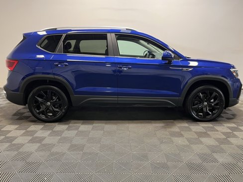 Used 2022 Volkswagen Taos SE image 4